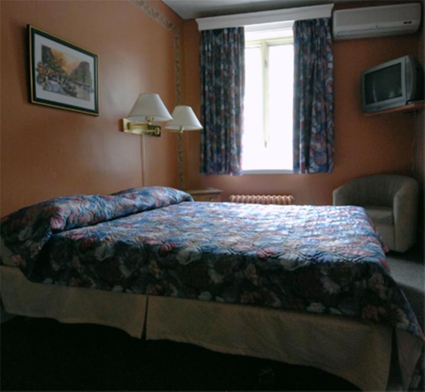 Manoir Charest Hotel Quebec City Room photo